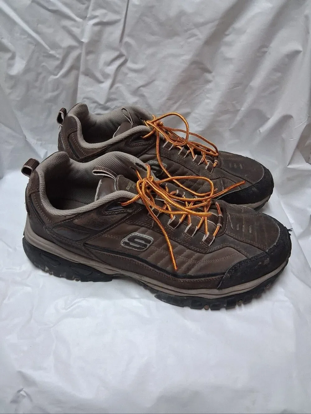 Skechers Men’s Brown Athletic Hiking Shoes with Yellow Laces Size 12 Preowned